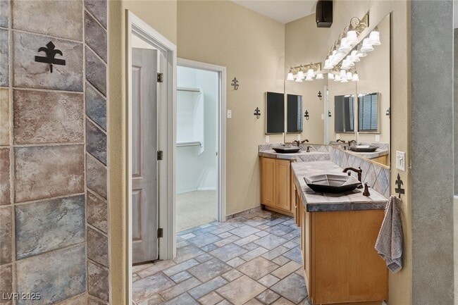 Building Photo - 3769 Erva St