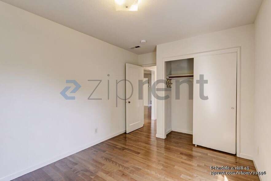 Building Photo - 1706 Hibbard St