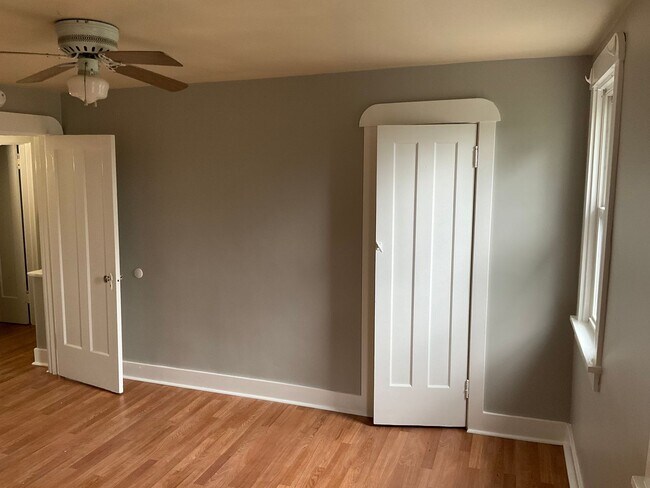 Building Photo - Charming, Character-Filled 2 Bedroom in Br...