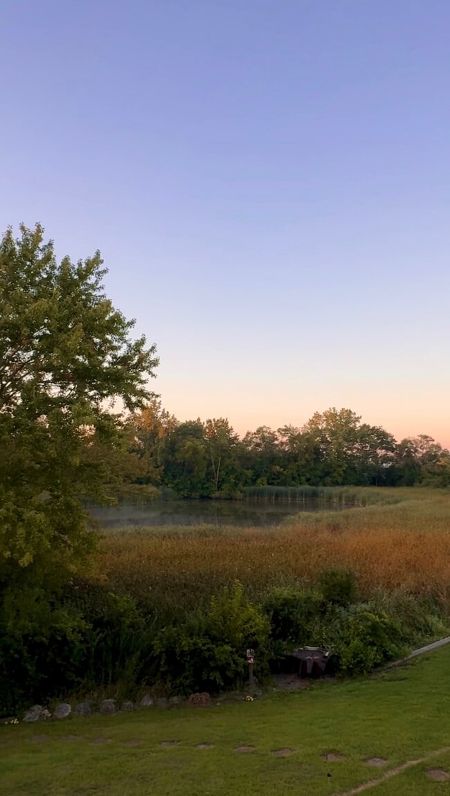 Building Photo - 906 Thornwood Dr