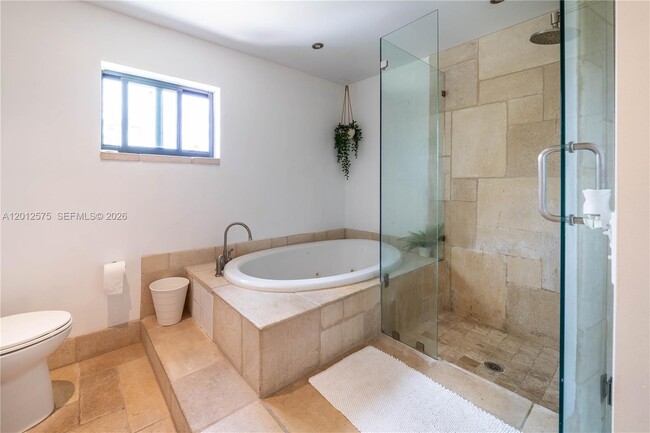 Building Photo - 330 SW 133rd Pl