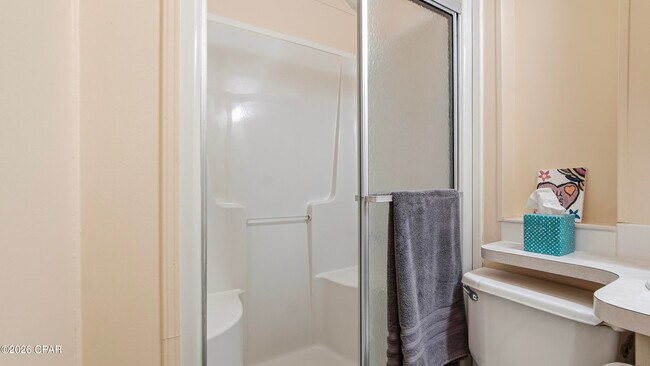 Building Photo - 1219 Thomas Dr