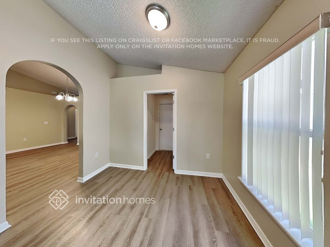 Building Photo - 1128 White Oak Cir