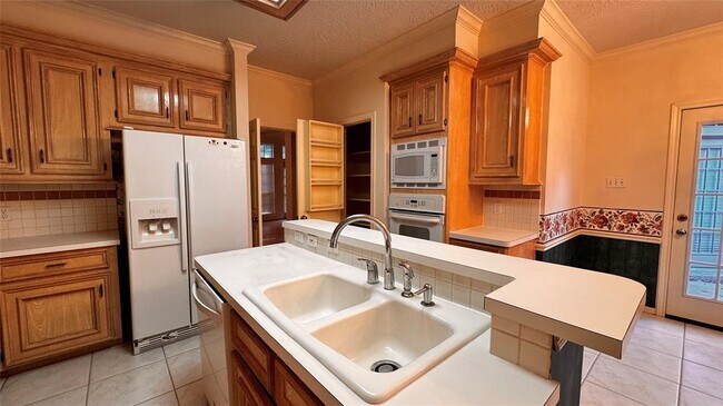 Building Photo - 4067 Heathersage Dr