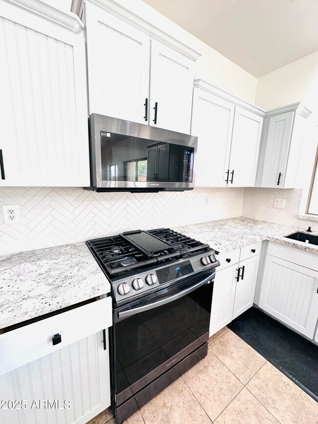 Building Photo - 3288 W Mineral Butte Dr