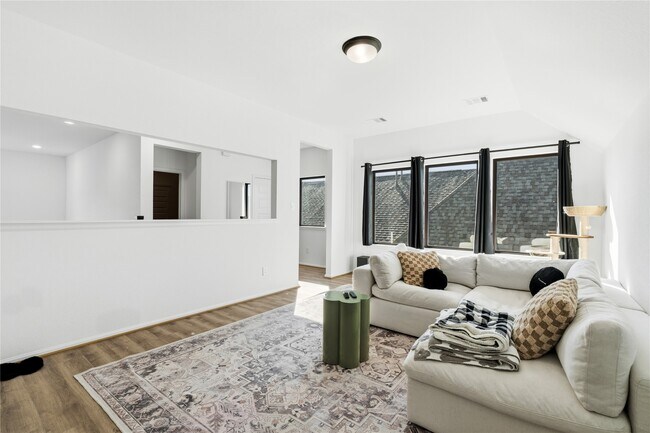 Building Photo - 2427 Mount Healy Ct