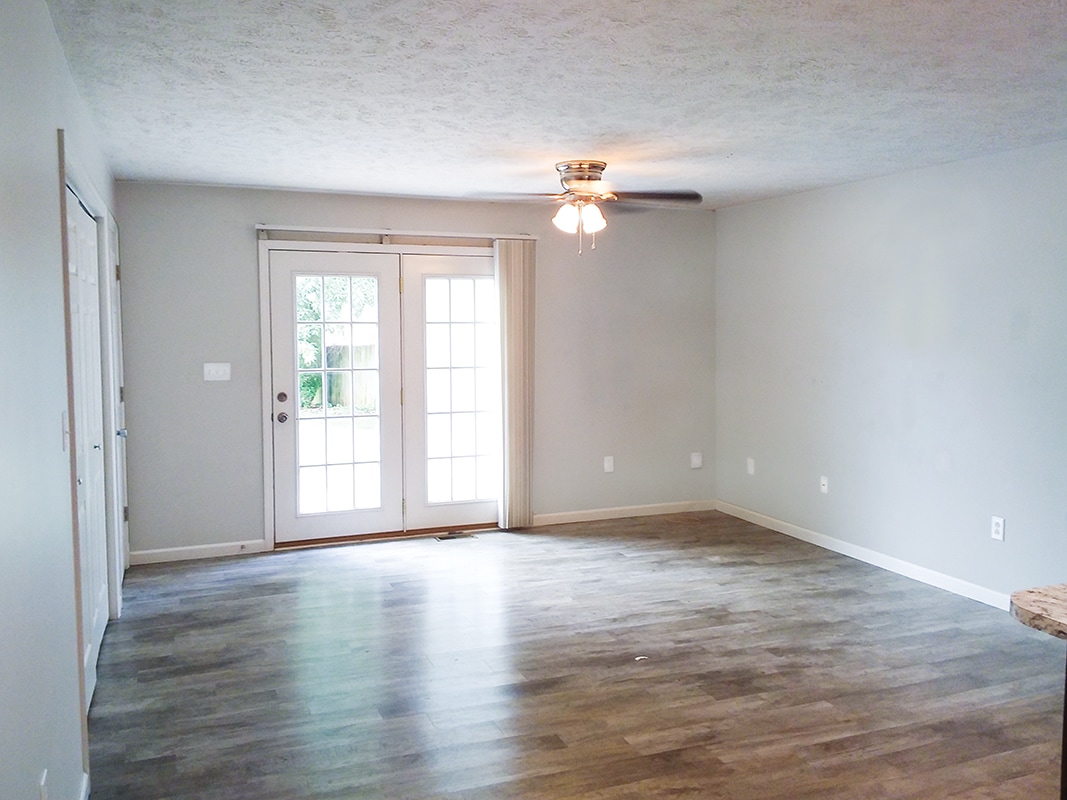 Livingroom - 610 N Arlington St