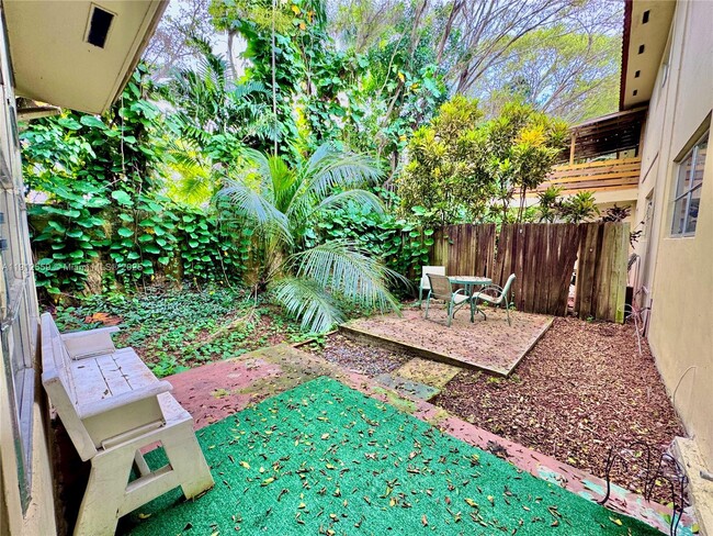 Building Photo - 14901 SW 4th St