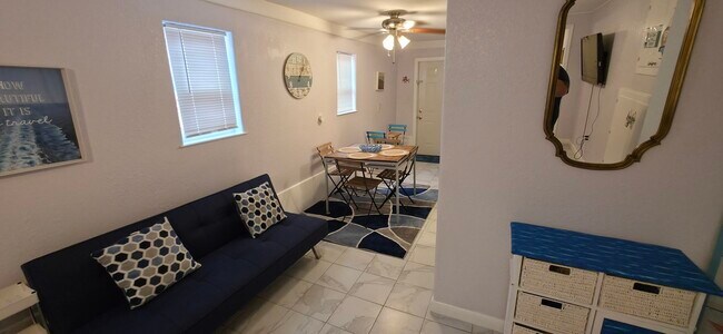 Building Photo - 1915 Avenue O 1/2