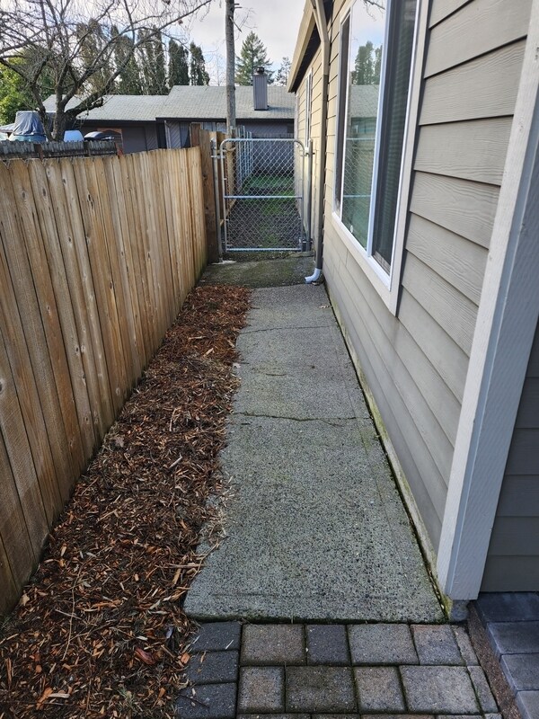 Building Photo - 4725 SE 60th Ave