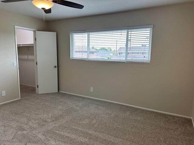 Building Photo - 1393 Scotch Cir