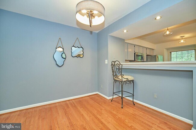 Building Photo - 6633 Skylemar Trail