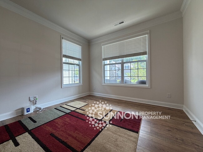 Building Photo - 5 Bed 4.5 Bath with Huge Bonus