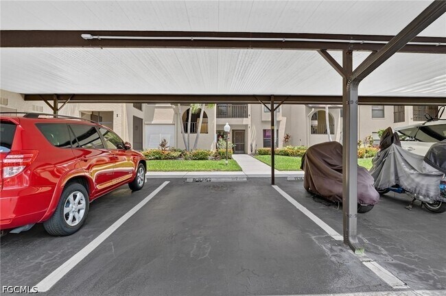 Building Photo - 8336 Charter Club Cir