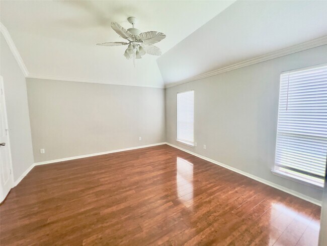 Building Photo - 9912 Western Ridge Way