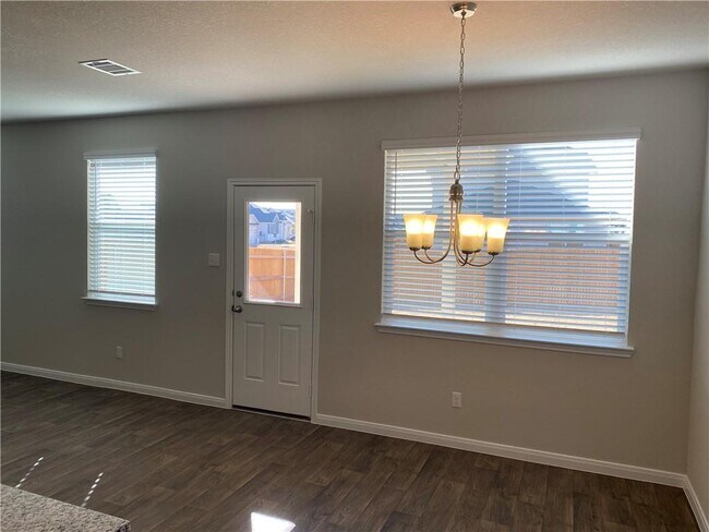 Building Photo - 134 Ashford Way