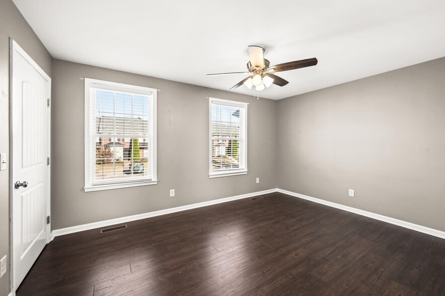 Building Photo - 7213 Rosemary Ct