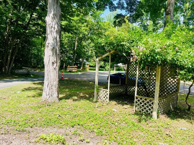 Building Photo - 28118 Forestbrook Dr