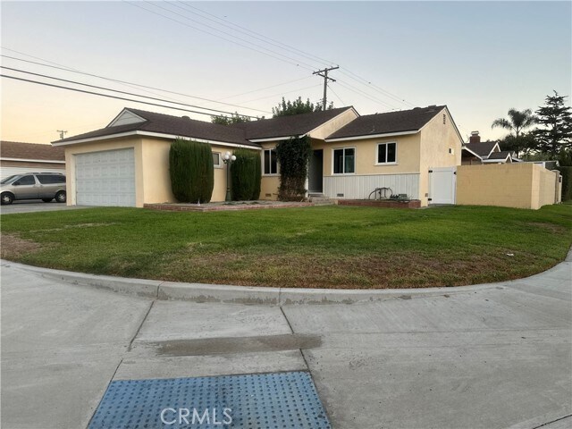 Primary Photo - 10402 Ives St