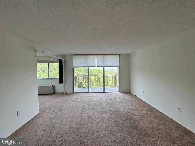 Building Photo - 2059 Huntington Ave