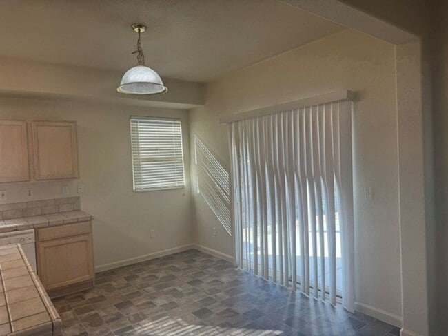 Building Photo - 4 Bedroom 3 Bath Two Story Home, New Flooring, New Interior Paint