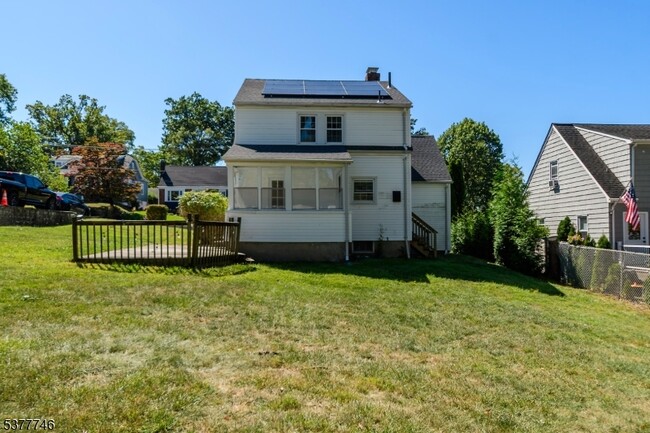 Building Photo - 176 Woodland Ave