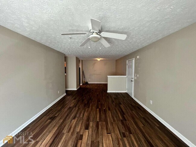 Building Photo - 13101 Fairington Ridge Cir