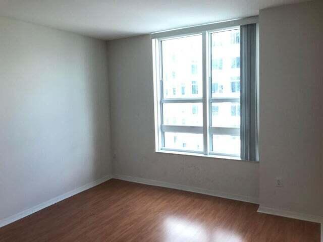 Building Photo - 950 Brickell Bay Dr