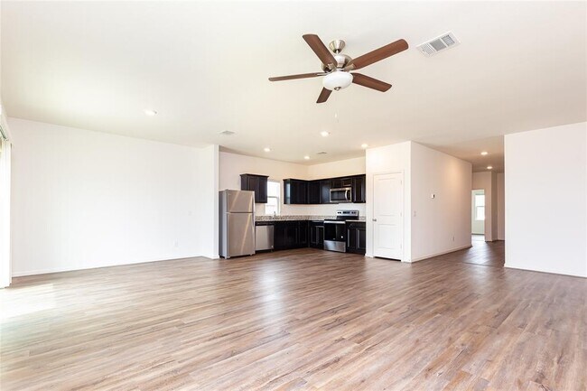 Building Photo - 6330 Highland Hts Dr