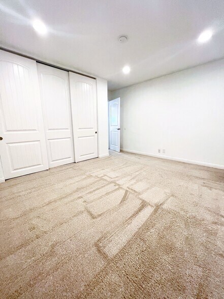 Building Photo - 1122 10th St