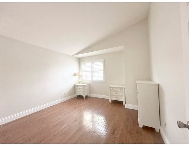 Building Photo - 19852 E Round Hill Ln