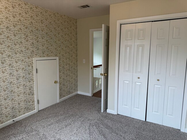 Building Photo - Brentwood 4BR Home