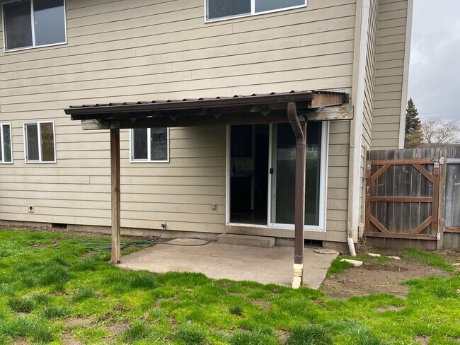 Building Photo - S Street Duplex