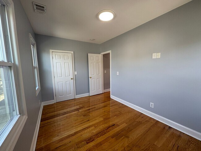 Building Photo - 1224 Monroe Ave