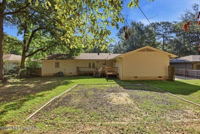 Building Photo - 117 McCree Dr