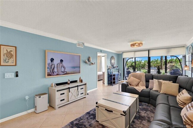 Building Photo - 10680 S Ocean Dr