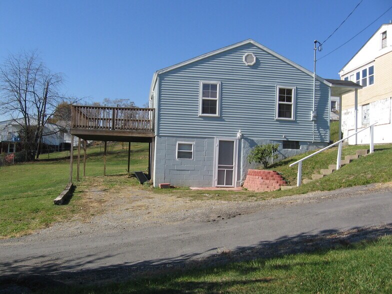 Building Photo - 946 Buena Vista Boulevard