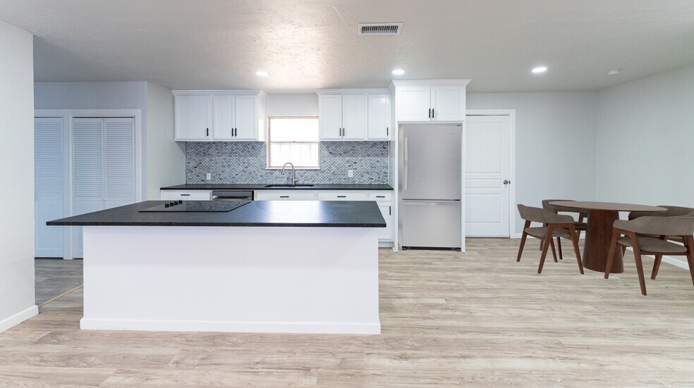 Kitchen - 2102 Custer Ave