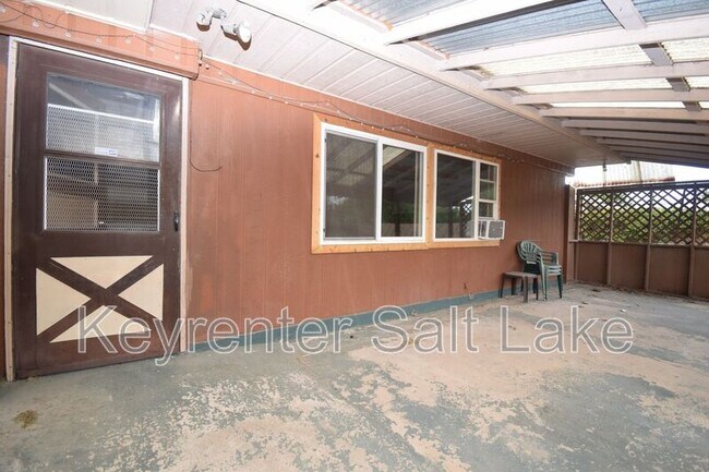 Building Photo - 3215 S 4400 W