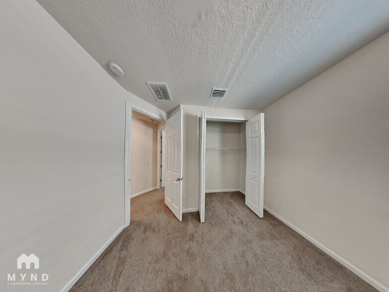 Building Photo - 2880 Alpin Dr