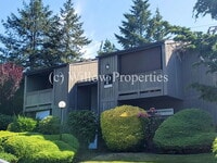 Building Photo - Two Bedroom Condo in North Tacoma
