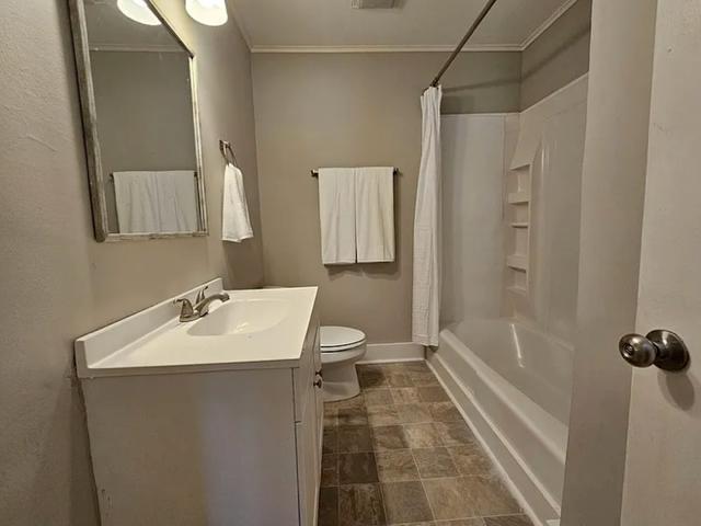 Building Photo - 105 Mayme Ct