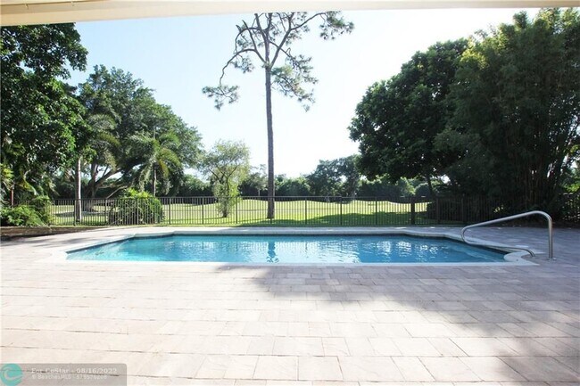 Building Photo - 10134 Boca Woods Ln