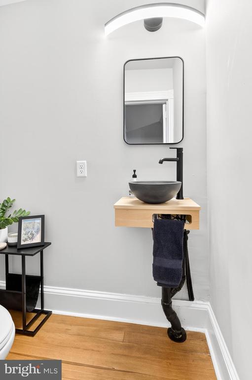 Building Photo - 624 St Joseph St