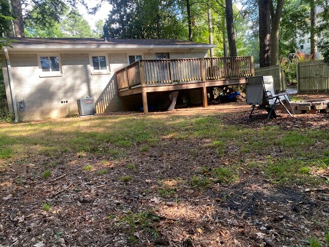Building Photo - 1068 Palafox Dr NE