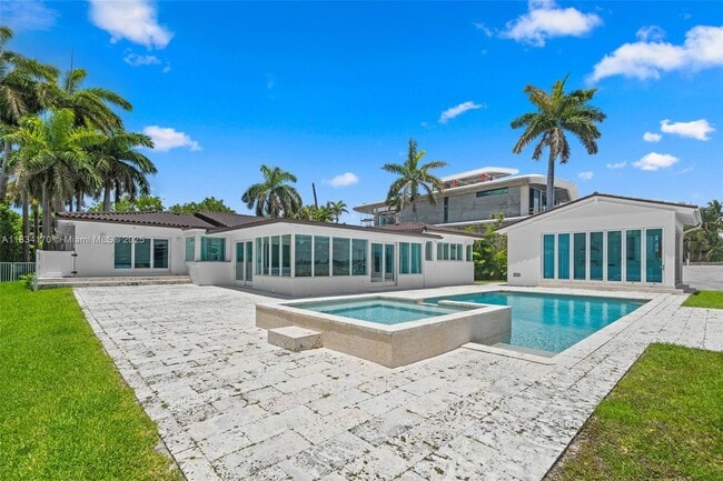 Building Photo - 205 N Hibiscus Dr