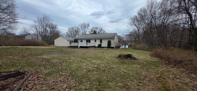 Building Photo - Single Family Home in Trumbull for Rent