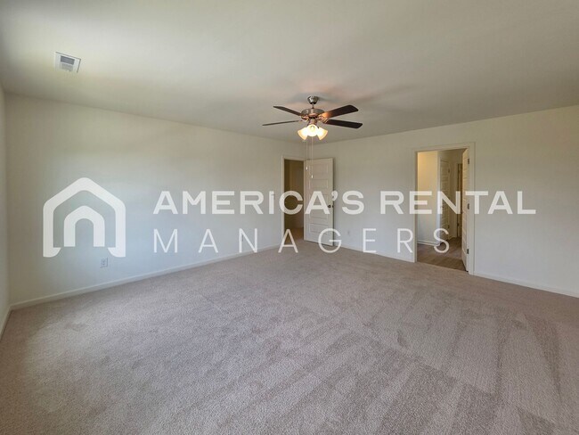 Building Photo - DEPOSIT PENDING! Spacious Home for Rent in Calera, AL!