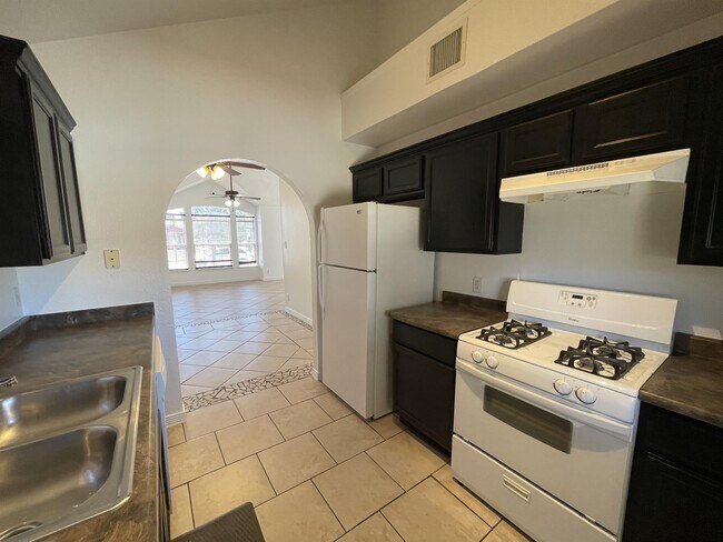 Building Photo - 11815 David Forti Dr
