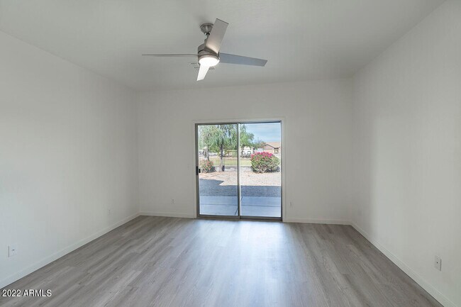 Building Photo - 1704 S 79th Glen